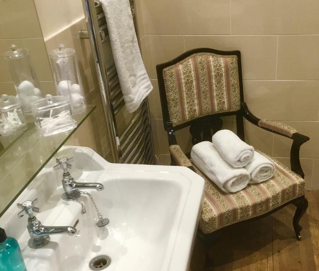 Hunters Guest House Бродик Екстериор снимка